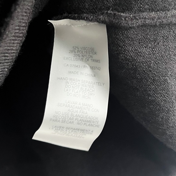 Liv Milano Pearl Neck Sleeveless Top - Picture 10 of 10